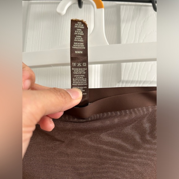 Skims Sheer Sculpt Bandeau and High-waisted Thong Set Size Medium - Picture 12 of 15